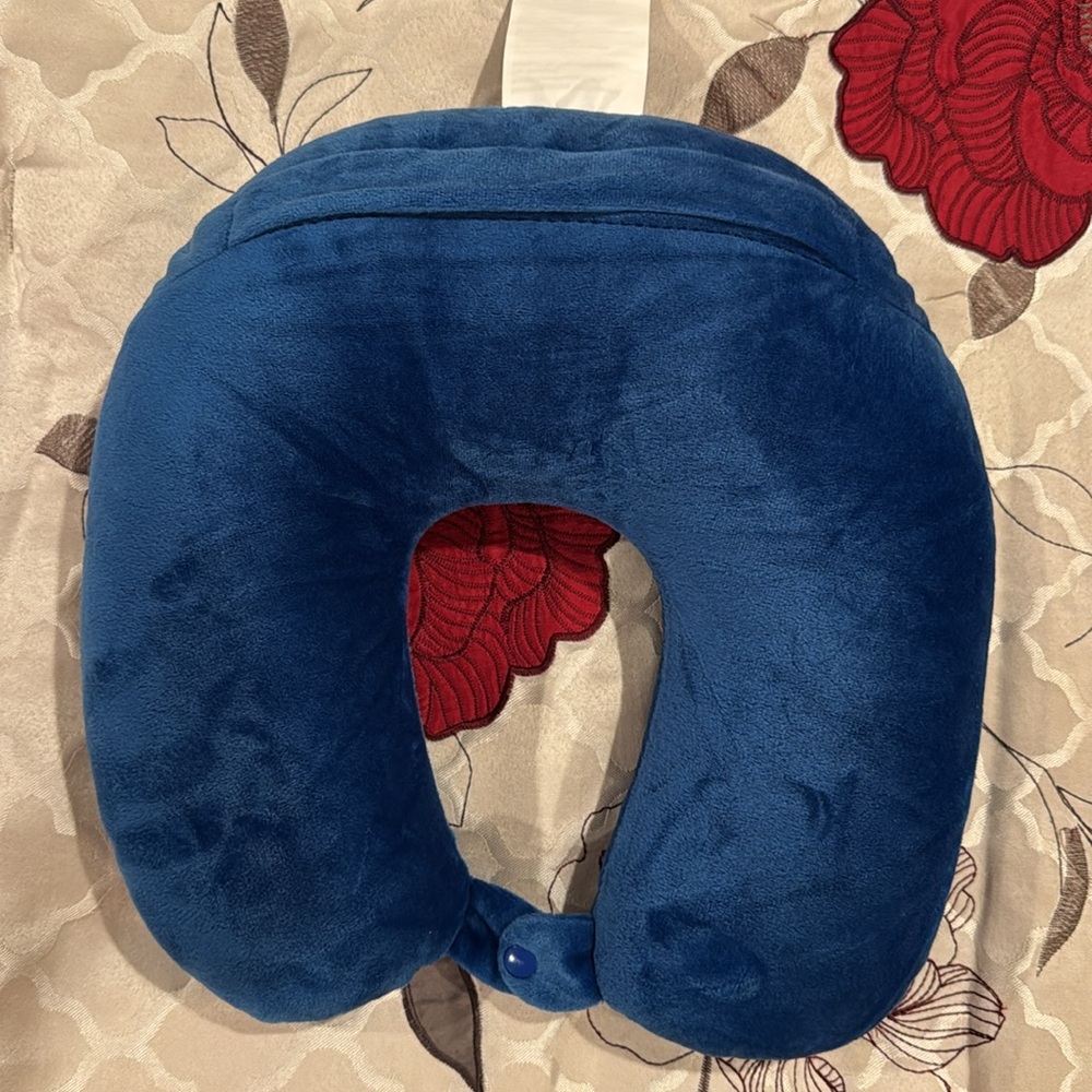 LA DODGERS TRAVEL NECK PILLOW TEAM LOGO COLOR SNAP CLOSURE POLYESTER MLB - Picture 2 of 3